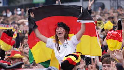 Public-Viewing-Organisator spricht in ARD-Doku offen über "die Dummheit der Leute"