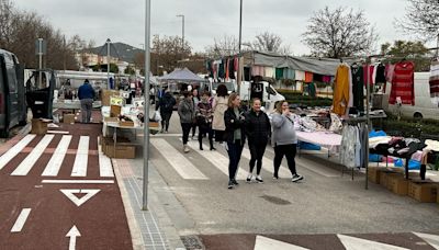 El Ayuntamiento de Lucena y los vendedores ambulantes llegan a un acuerdo para fijar un mercadillo nocturno mensual en verano