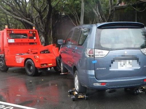 停車注意！北市疏散門「只出不進」 8公尺以上道路紅黃線開放