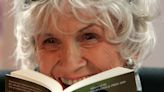 Filha de Alice Munro diz que vencedora do Nobel sabia de abuso sexual do padrasto