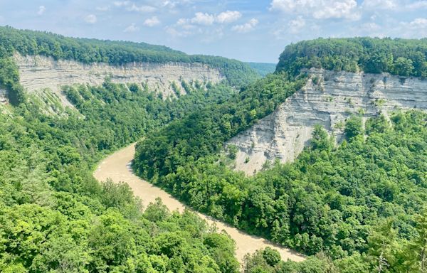 Manhunt closes Letchworth State Park in Upstate NY