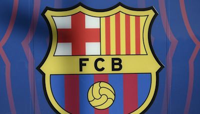 Barcelona still include three stars on squad list on official website despite contract expiry