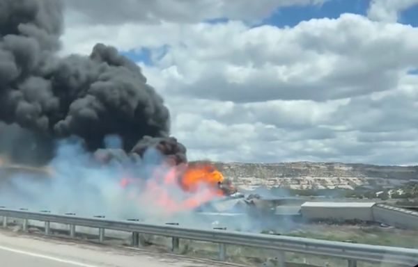 Freight train derailment, fire forces Interstate 40 closure near Arizona-New Mexico line