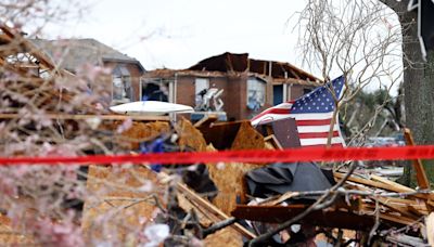 Aumentan a 15 los muertos, incluidos 4 niños, por tormentas en el centro de EE.UU.