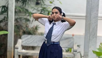 Vaishnavi Gowda’s Behind-the-scenes Photo In School Uniform Viral - News18