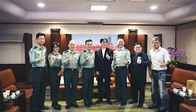 前後任八軍團指揮官交接 陸軍副司令呂坤修帶新官廖建興拜碼頭 - 自由軍武頻道