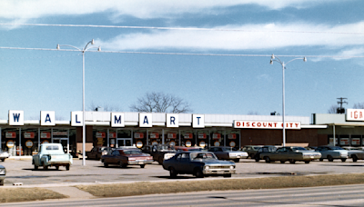 These Vintage Photos Show the Evolution of Walmart