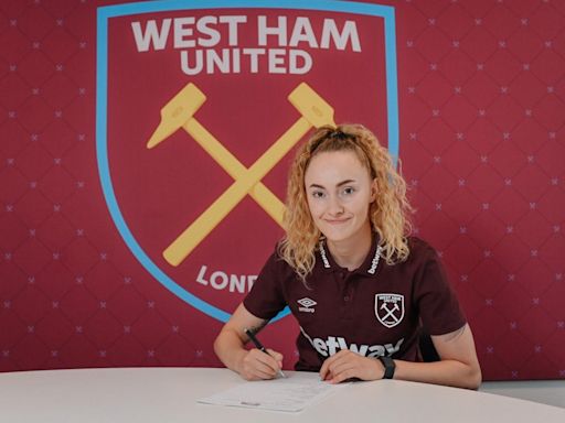 West Ham United sign Polish international goalkeeper Szemik