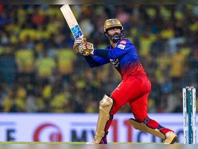 RCB appoints Dinesh Karthik as team's mentor and batting coach - CNBC TV18