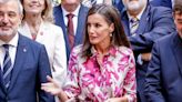 La reine Letizia éblouit Barcelone dans une robe fleurie