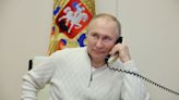 Putin vai sozinho à missa do Natal ortodoxo no Kremlin