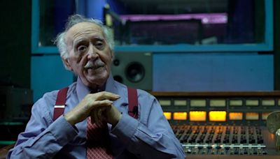 Cinco discos para entender el legado de Luis Torrejón, el ingeniero esencial de la música chilena - La Tercera