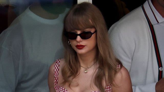 Taylor Swift’s All-Gucci Date Outfit Is a Lesson in Chic Fashion