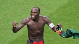 Aboubakar: lo expulsan, se va del Mundial y acaba feliz porque le anotó y venció a Brasil