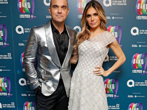 Robbie Williams sigue acostándose con su mujer, aunque no estén a la altura de 'Bridgerton'