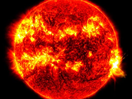 El Sol produce su llamarada más grande en casi una década, pero la Tierra debería estar a salvo