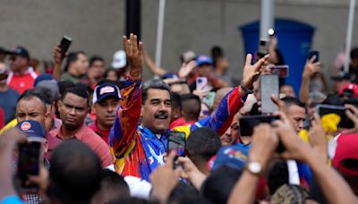 Mientras Maduro pasa de negar la migración a defenderla, venezolanos valoran irse si es reelegido