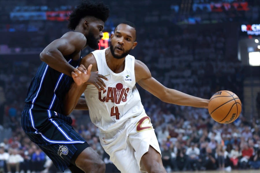 Evan Mobley, Cavaliers agree on 5-year, $224 million rookie contract extension, AP source says