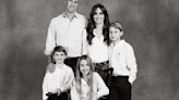 A Body Language Expert Breaks Down Prince William and Kate Middleton's Holiday Card