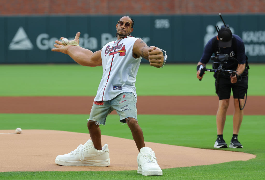 Ludacris Brings Back Giant Arms To Throw First Pitch At Braves Game