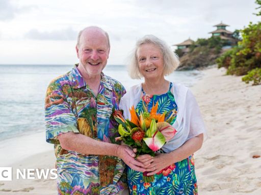 Post Office campaigner Alan Bates marries on Richard Branson's island