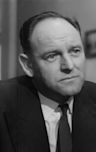 Bernard Lee