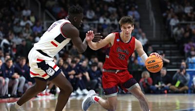 UConn men’s basketball lands former Saint Mary’s guard Aidan Mahaney out of transfer portal