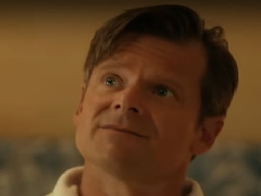 Steve Zahn Joins Glen Powell In Upcoming Hulu Comedy Series Chad Powers; DETAILS Inside