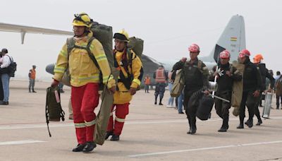 Incendios en Bolivia consumen una superficie comparable a la de Suiza y los bomberos no dan abasto