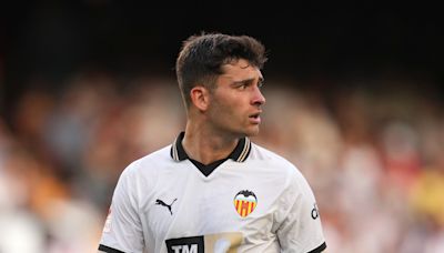 Valencia star Hugo Duro renews with the club until 2028