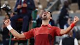 Un épico Djokovic salva la corona y el número uno