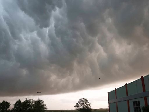 Tornado warning issued for parts of Oklahoma amid severe storms as heat scorches South Texas