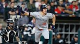 Twins strike in the 9th to keep winning streak alive