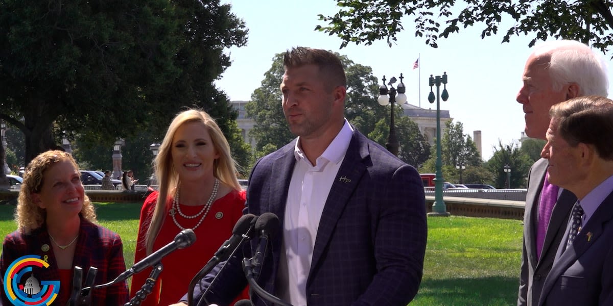 Tim Tebow joins lawmakers on Capitol Hill to introduce legislation to combat online child sexual exploitation