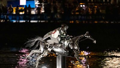 Un cheval sur la Seine aux JO 2024 : quelle est l’entreprise derrière l’image forte de la cérémonie ?