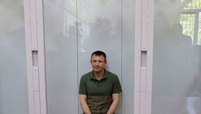 Russian court keeps General Popov in custody