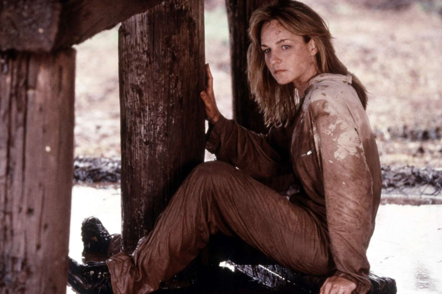 Helen Hunt Reveals She Almost Quit “Twister ”Weeks Before Filming Due to Knee Injury: Can I 'Pull This Off?'