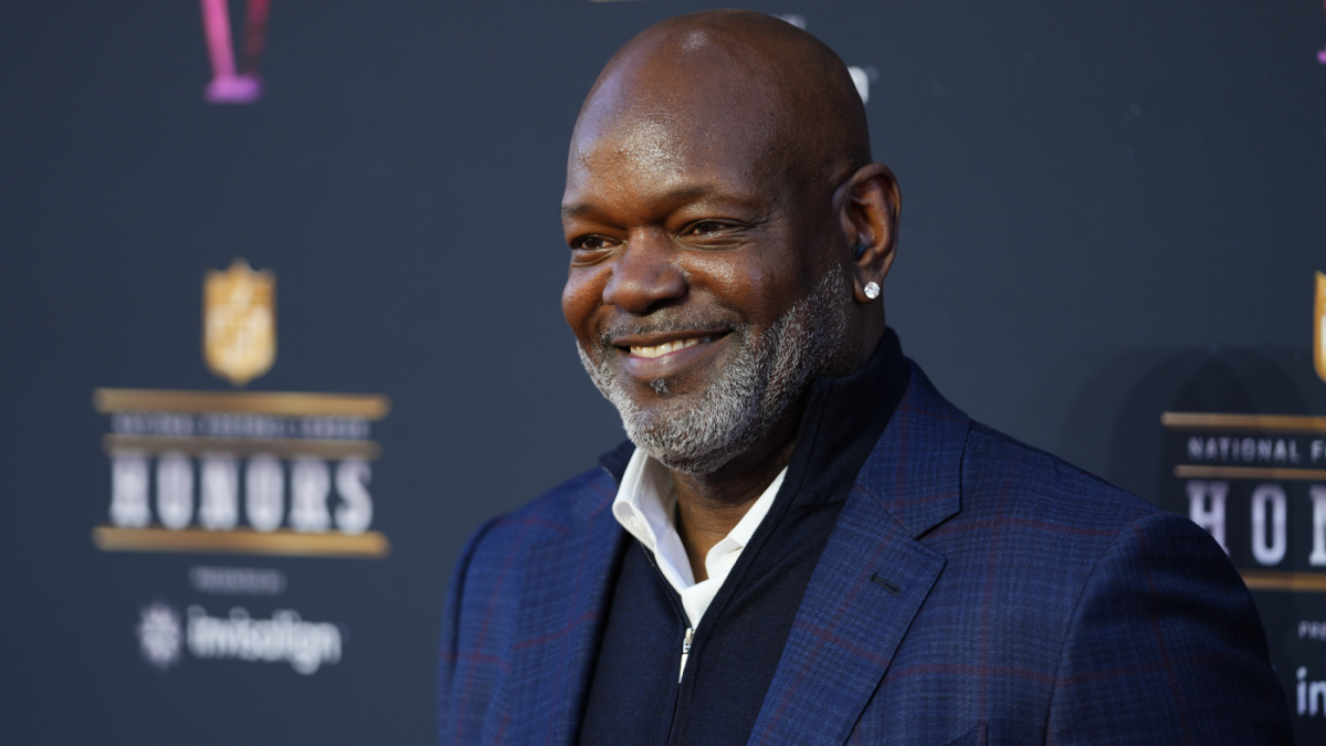 Cowboys legend Emmitt Smith rips team's handling of Dak Prescott, CeeDee Lamb contract negotiations