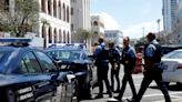 La Policía ocupa el residencial Sabana Abajo en Carolina tras el asesinato de un agente