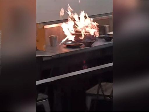 ＂火鍋＂燒起來冒綠色火光 10餘名顧客緊急逃生
