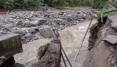 Several roads washed out in Rudraprayag, Pilgrims asked to postpone Kedarnath Dham Yatra