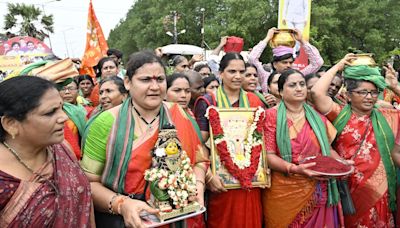 Amaravati farmers offer prayers at Goddess Kanaka Durga temple in Vijayawada