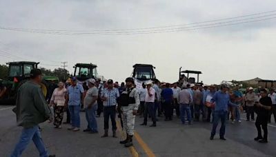 Reactivan agricultores bloqueo carretero en Tamaulipas