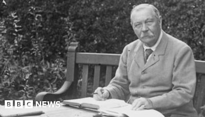 Sir Arthur Conan Doyle and Harry Houdini letters in Kent auction