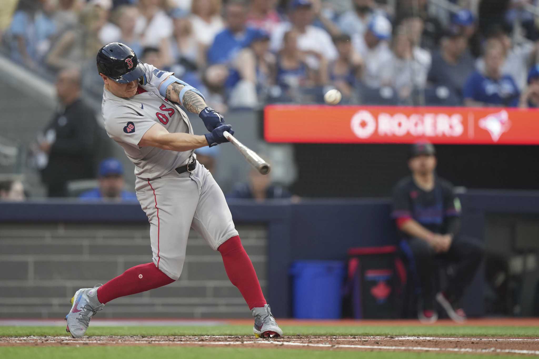 O'Neill hits 2 of Boston's 4 home runs as Red Sox beat Blue Jays 7-3 for 6th victory in 8 games