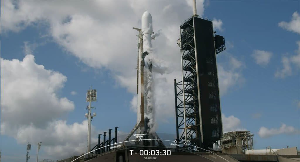 SpaceX scrubs Sunday launch attempt, will shoot for Monday