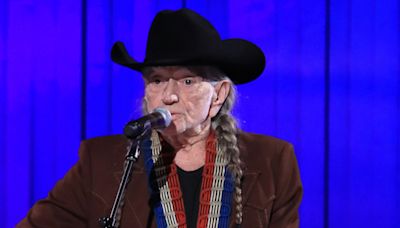 Willie Nelson cancels show on 'doctors orders'