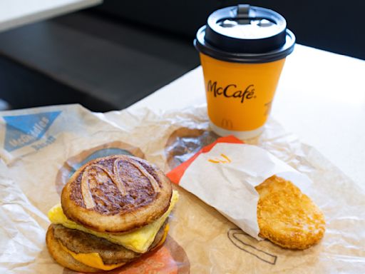 Here's What Time McDonald's Breakfast Ends And Lunch Begins