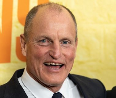 Actor Woody Harrelson prueba chocolate ecuatoriano en Casa Ecuador, en París