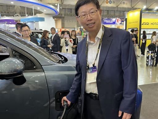 董座劉揚偉：鴻海電動車全球搶市占 明年拿下5%市場目標不變